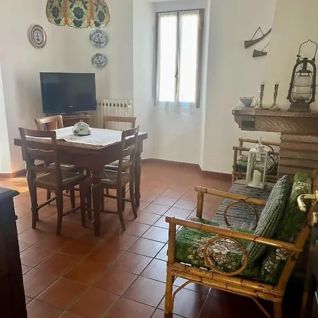 La Casa Della Nonna In Stile Antico 아파트 *